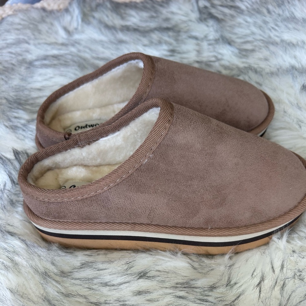 Size 6 Outwoods Moccasins for Women
